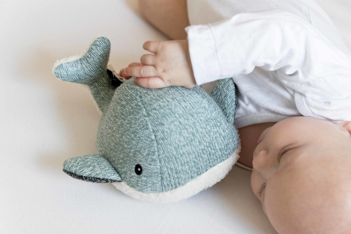 Moby (green) - Rechargeable heartbeat comforter